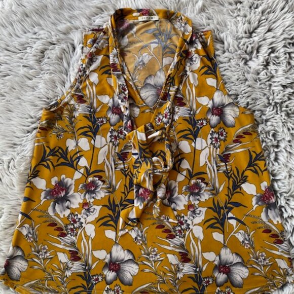 Beacon Sleeveless Floral Top - Picture 1 of 5